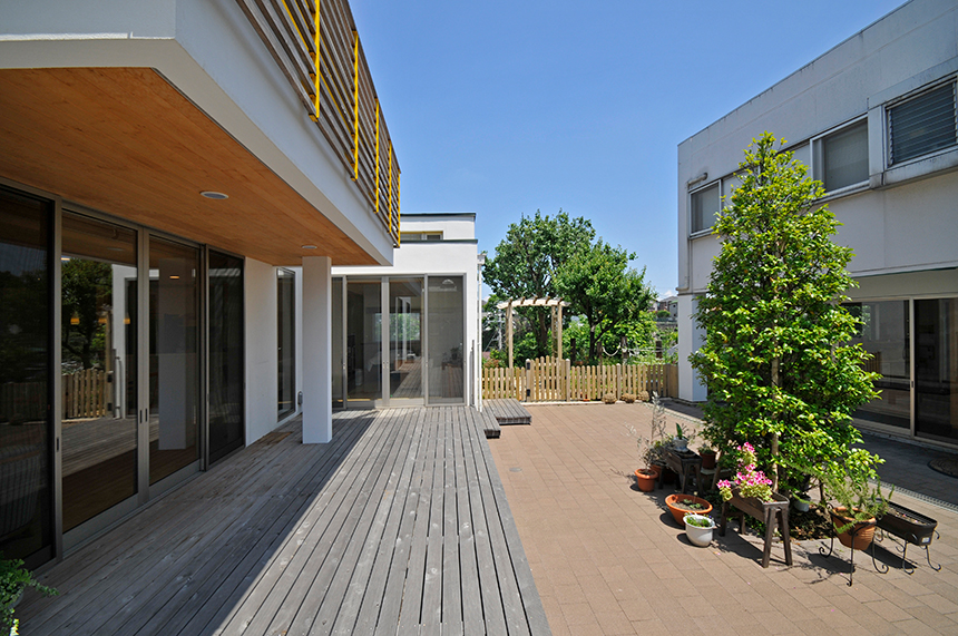 おばあちゃんと住む家・中庭の画像