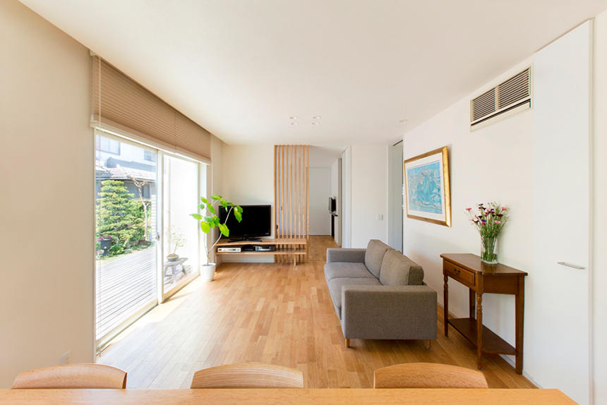 アクティブに暮らしを楽しむシニア世代の家・リビングダイニング画像