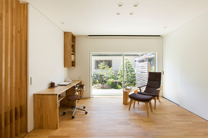 アクティブに暮らしを楽しむシニア世代の家・洋室画像